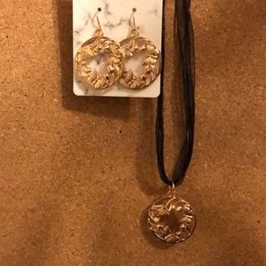 Necklace and earrings set